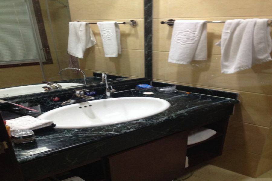 Weihai Happy Hot Spring Hotel Exterior photo